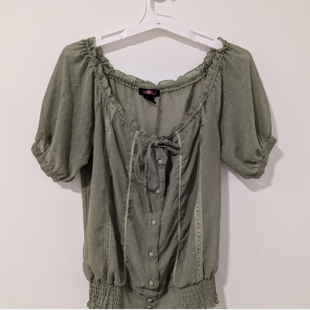 ✌️Flirty fall Pokadot Puff Sleeve Blouse Green🍂🍃 #012